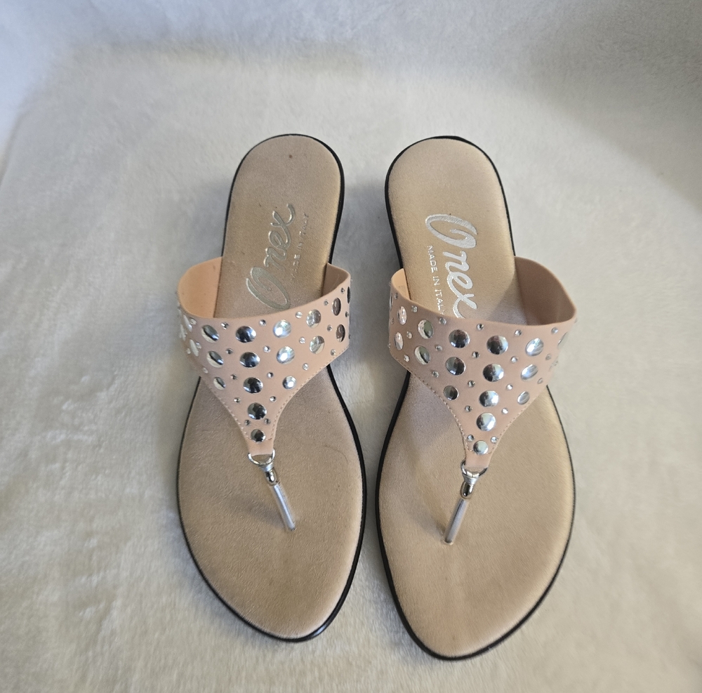 NWOB Onex Taupe Sandles - Made In Italy